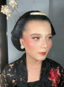 make up lamaran 