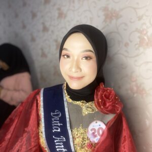 Makeup Wisuda Mahasiswa by Annas